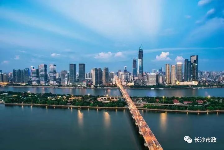 以城市，見未來；與城市，共成長